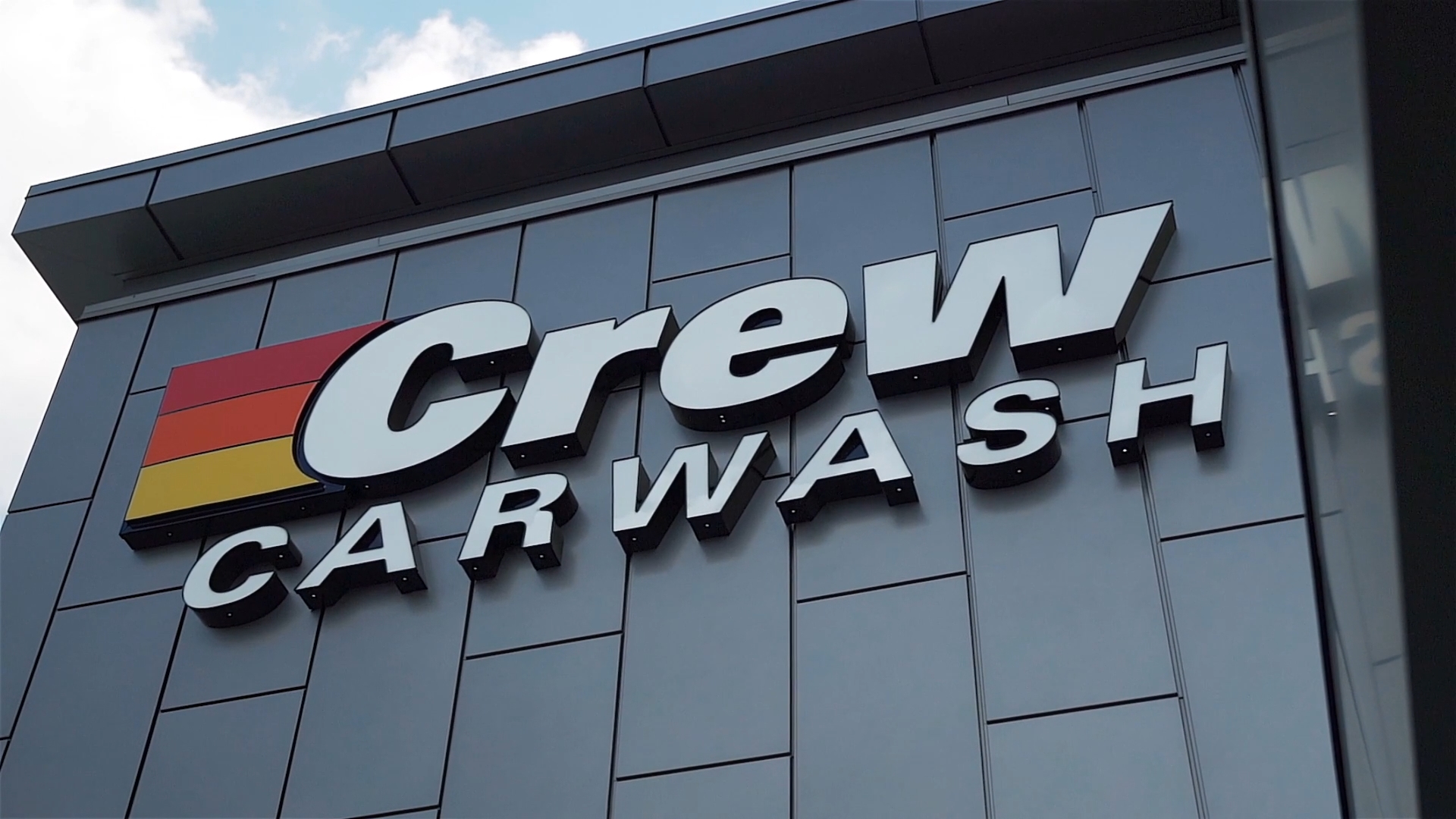 Crew Carwash Logo